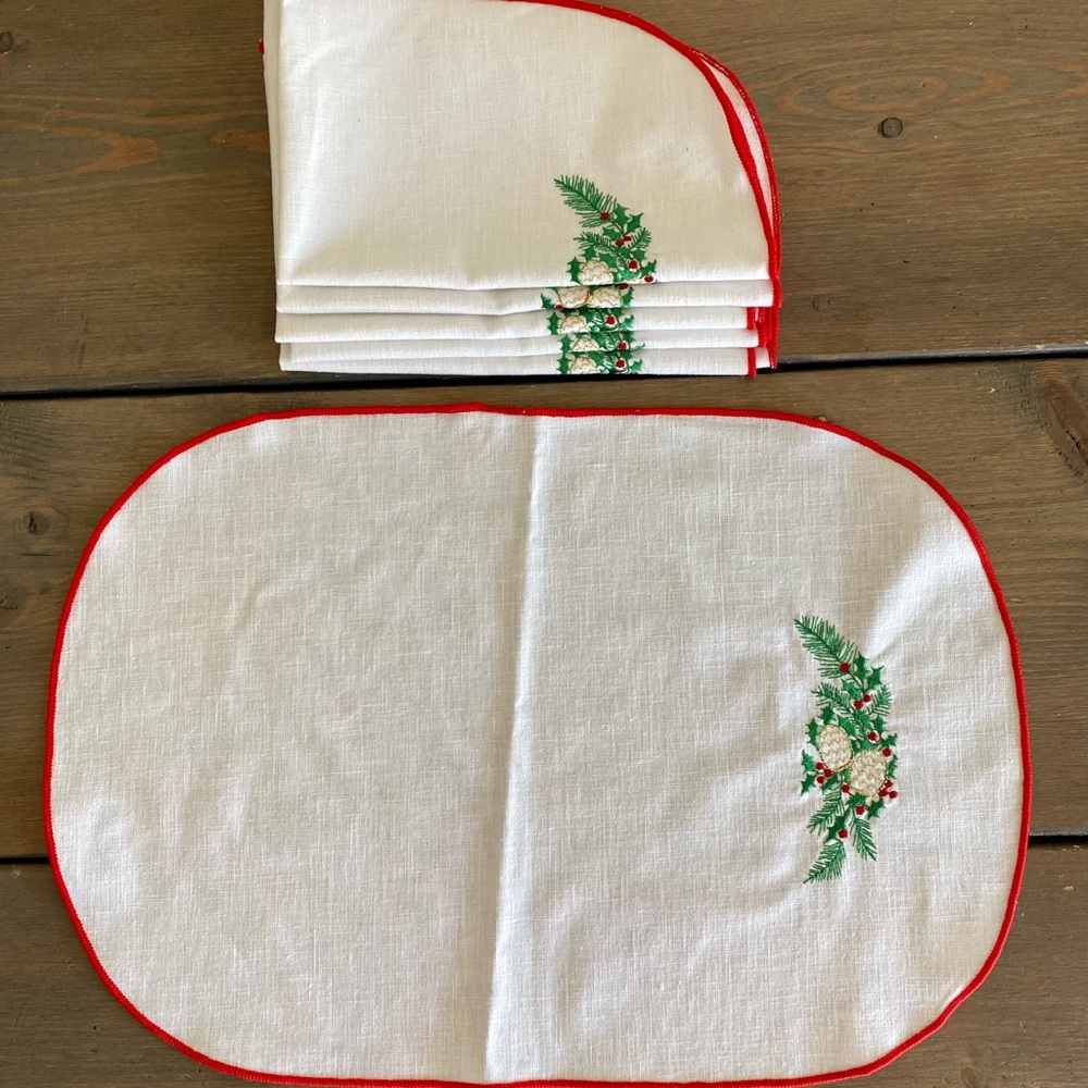 Vintage oval Christmas placemats